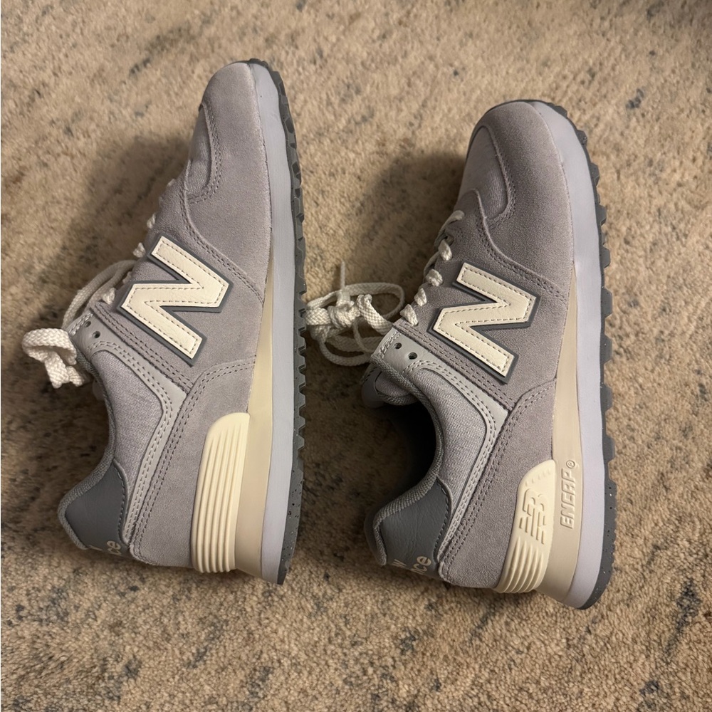 New balance sneaker- new - limited color